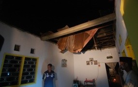 20 Rumah dan 1 Masjid di Makassar Rusak Diterjang Puting Beliung