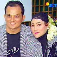 Clift Sangra Absen Tunggu Kuburan Suzanna