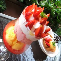 Slrupp... Tropical Love Mengelus Tenggorokan!