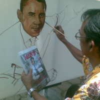 Pelukis Bandung Keroyokan Lukis Obama