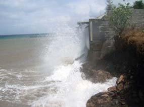 Gelombang Tinggi, Nelayan Sendangbiru Tak Melaut