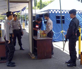Pengamanan Ketapang Diperketat Jelang Eksekusi Amrozi cs