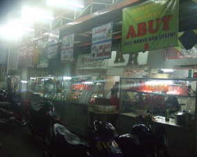 Santap Malam di Pujasera Lengkong 