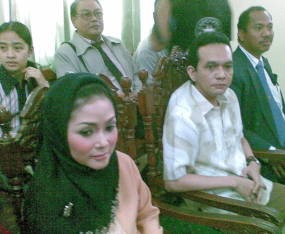 Al Amin Keukeuh Tak Selingkuhi Kristina