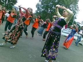 50 Penari Cilik Jaipongan di Gedung Sate