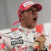 Bisa Hapus Kekecewaan, Lewis?