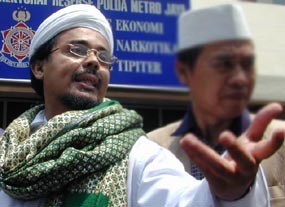 Rizieq Ucap Alhamdulillah, Istri Terisak