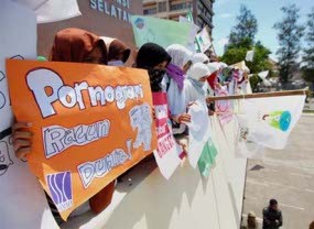 UU Pornografi Ancam Kitab Kuning 