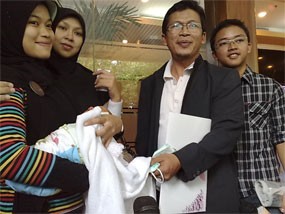 Istri Kedua Melahirkan, AA Gym Masih Diberi Amanah