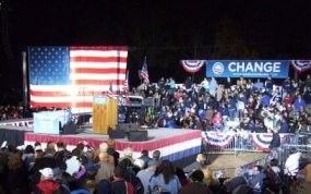Obama Muncul di Panggung, Yes We Can Langsung Bergema