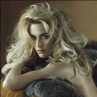 Kate Winslet Bugil Dengan Bulu