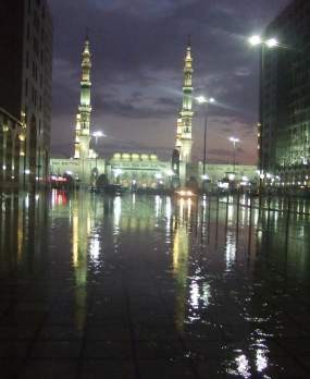 Madinah Diguyur Hujan, Jalanan Kota Tergenang