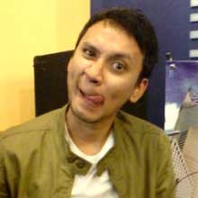 Vincent Club Eighties Mendadak Rajin Kedip-kedip 