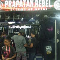 Clothing dari Lampu Merah