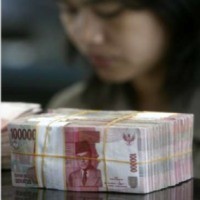 Rupiah Sentuh Lagi Level 11.000/US$