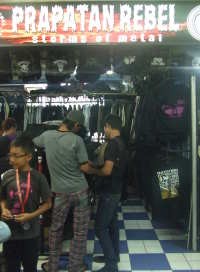 Clothing dari Lampu Merah