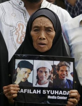 Eksekusi Mati Amrozi Cs Ditunda Lagi