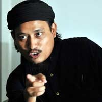 Iman Samudra, Perancang Pengeboman yang Keranjingan Internet