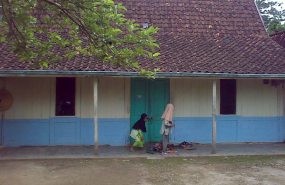 Kursi Plastik dan Terpal Sudah Disiapkan di Rumah Amrozi