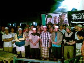 Keluarga Amrozi Kecewa Pengamanan Polisi yang Berlebihan