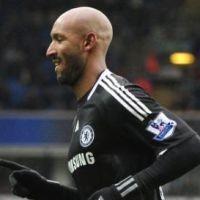 Anelka Bawa The Blues ke Puncak Lagi