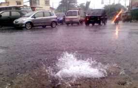 Hujan Deras Guyur Jakarta, Jalan Protokol Macet