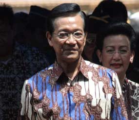 Sultan: Kalau Tidak Tahan, Mari Bersama Saya di 2009