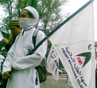 Kompak Demo Anti Komunis
