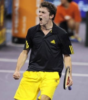 Simon Kejutkan Federer