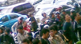 Alain Spiderman Batal Panjat Wisma Mulia, Macet 2 Km