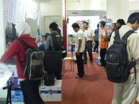 Berusaha Tetap Eksis Dalam Krisis