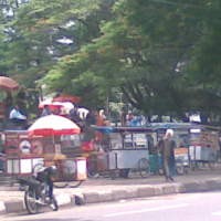 Sebelum Pendemo Datang, Pedagang Marak di Gedung Sate