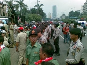 3.000 Perangkat Desa Geruduk DPR, Macet Mengular