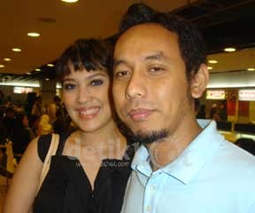 Pongki Jikustik Orbitkan Istri Jadi Penyanyi