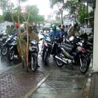 Pagi Ini Hujan Disertai Angin Landa Surabaya