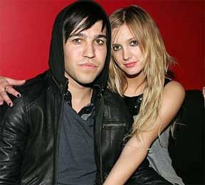 Ashlee Simpson Makan Sayuran Jelang Melahirkan