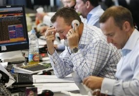 Dow Jones Tumbang 444 Poin, S&P Terendah dalam 13 Tahun