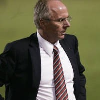 Eriksson Didesak Mundur
