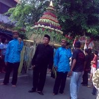 Tradisi Apitan, Warga Semarang Berebut Hasil Pertanian