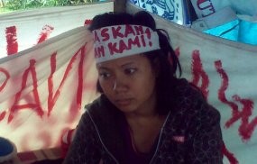 Desak Harga BBM Turun, 2 Mahasiswa Jahit Mulut