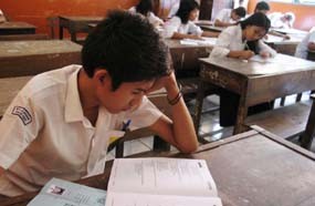 Guru Keberatan Anak Didiknya Masuk Lebih Pagi