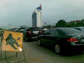 Ada Galian di Lebakbulus, Pengendara Cari Jalur Alternatif