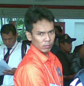 Warga Jejali Ruang Sidang Ryan