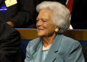 Ibunda Bush Dilarikan ke Rumah Sakit