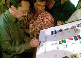 Hadapi Banjir, Foke Tanam & Sebar Ribuan Pohon