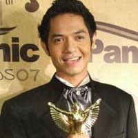 Dude Herlino Peduli Anak