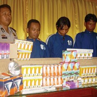Karyawan Hotel Kompak Curi Ratusan Lampu