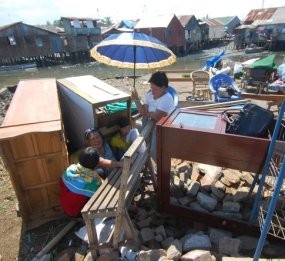 Rumah Digusur, Puluhan Warga Makassar Telantar