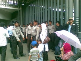 Korban Lapindo Kepung Istana, Ingin Bertemu SBY