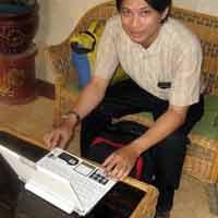 Gaya Baru Pak Guru, Menilai Tugas Siswa Cukup Intip Blog